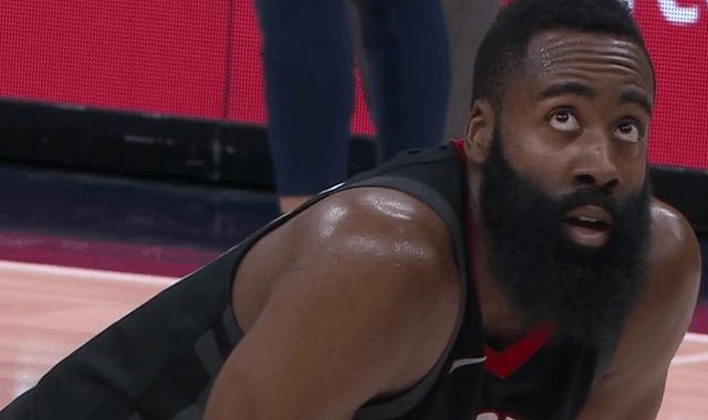  保罗16助攻太阳轻取爵士  