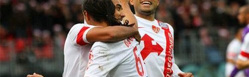  布雷斯特vs巴黎冲突不断，下半场多次中断比赛  