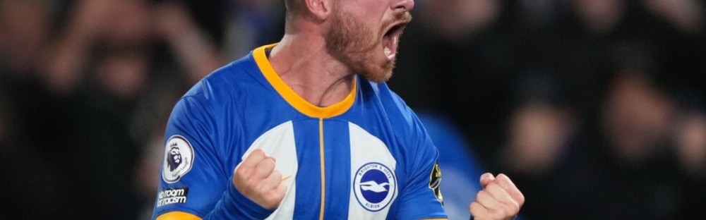  曼联争议红牌引热议，B费染红离场球队惨遭绝杀  