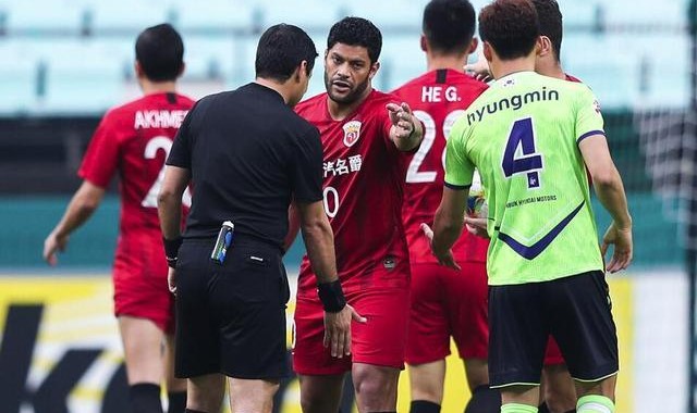  亚眠门将神勇发挥零封对手获最佳