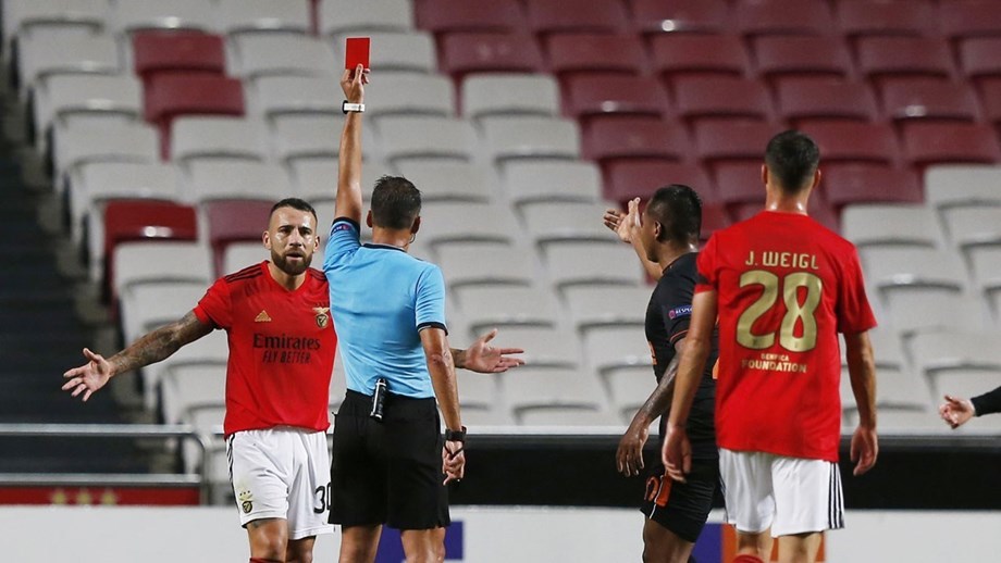  尼斯中场核心确诊，恐缺席关键欧冠战  