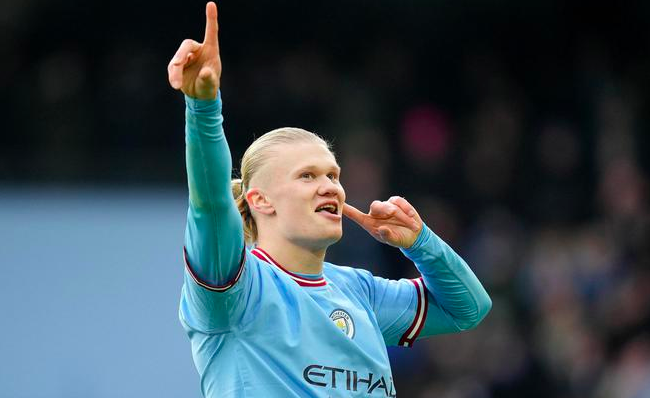  哈兰德帽子戏法助曼城主场大胜布伦特福德登顶积分榜  